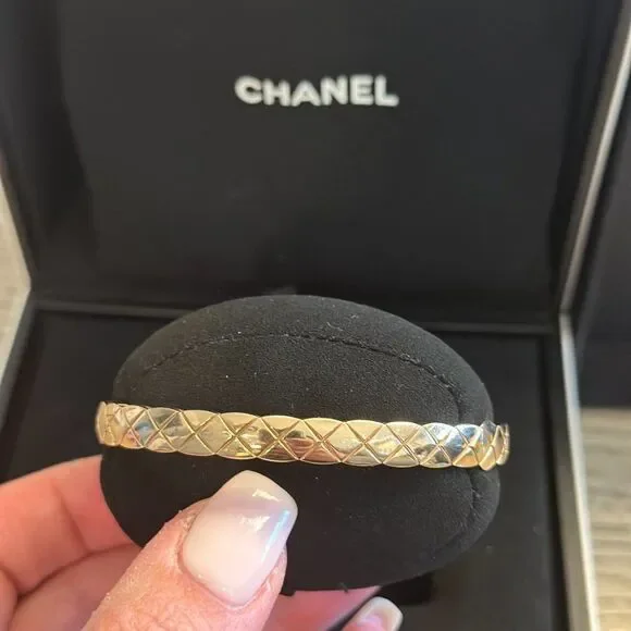 CHANEL COCO CRUSH BRACELET - Picture 2 of 5